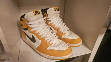 Air Jordan 1 Retro High OG "Yellow Ochre". Mens size 11