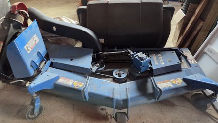 New Holland 914A 60" Mid-Mount Mower Deck w/ Power Flow Bagger System