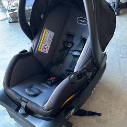 Evenflo Car seat With Base 