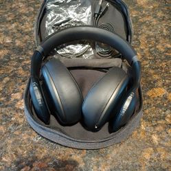 JBL Everest Elite 700 Wireless Headphones