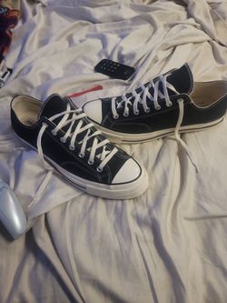 Chuck Taylor's lows size 11 mens