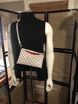 Crossbody /wristlet