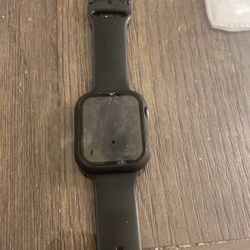 Used Apple Watch Series 4. Cracked Screen 