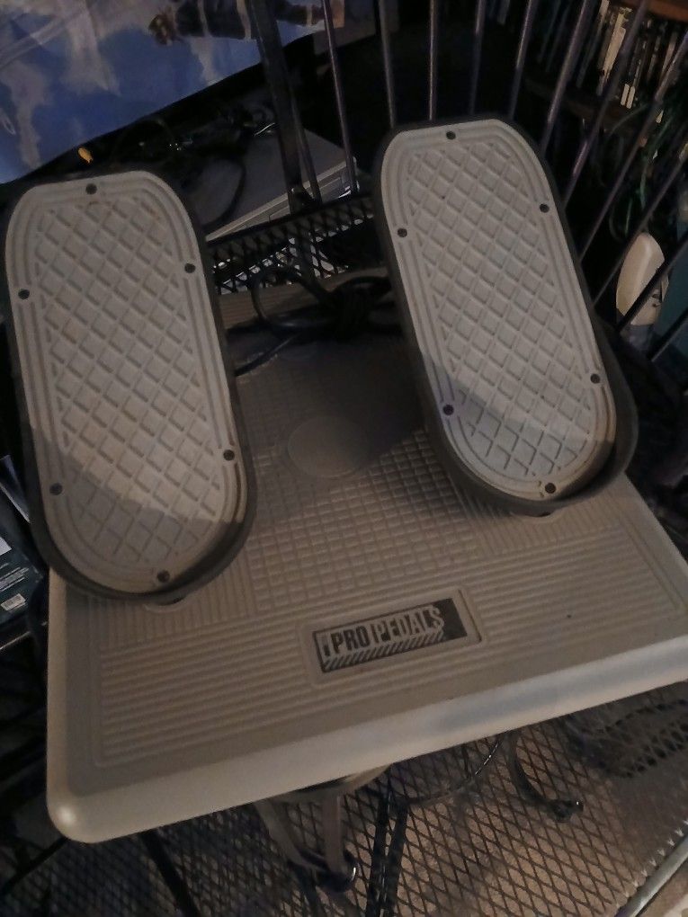 Computer! Plug-in Foot Pedal Exerciser! Must Go!