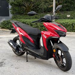 Moto Scooter 
