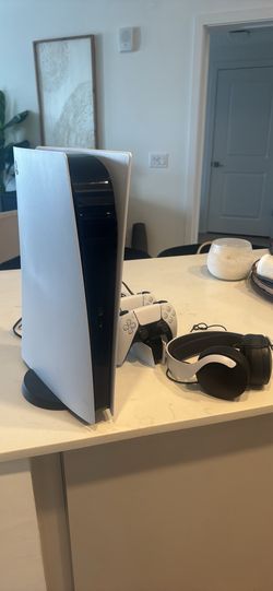 Sony PS5, two controllers + charging dock, Bluetooth Sony headphones