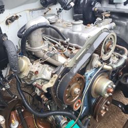 Motor Diesel Izusu 4 Cil