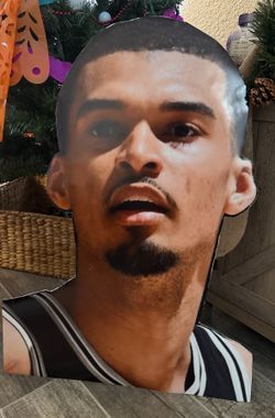 🏀Wemby photo cut outs size 18x24🏀