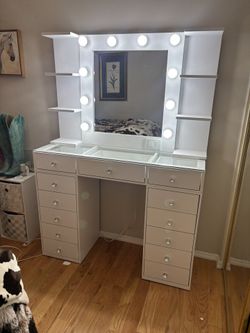 New Makeup Vanity Sets In Stock 