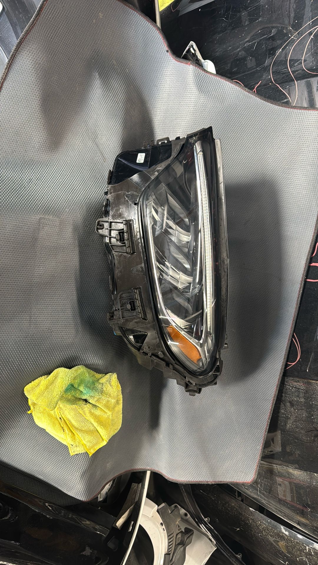 2022 2025 Mercedes GLC Left Headlights