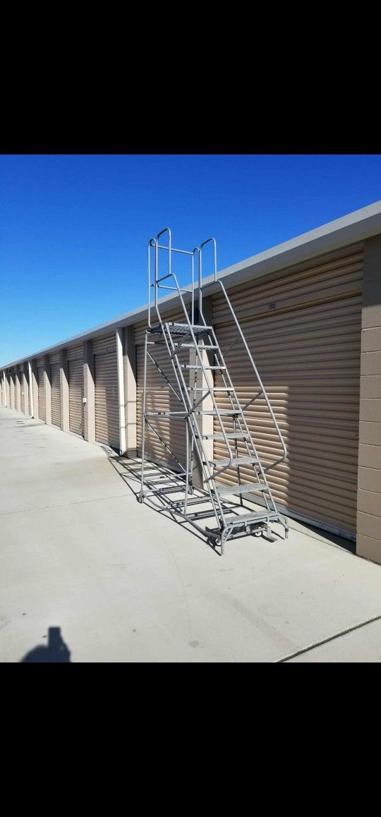 Rolling Safty Ladder
