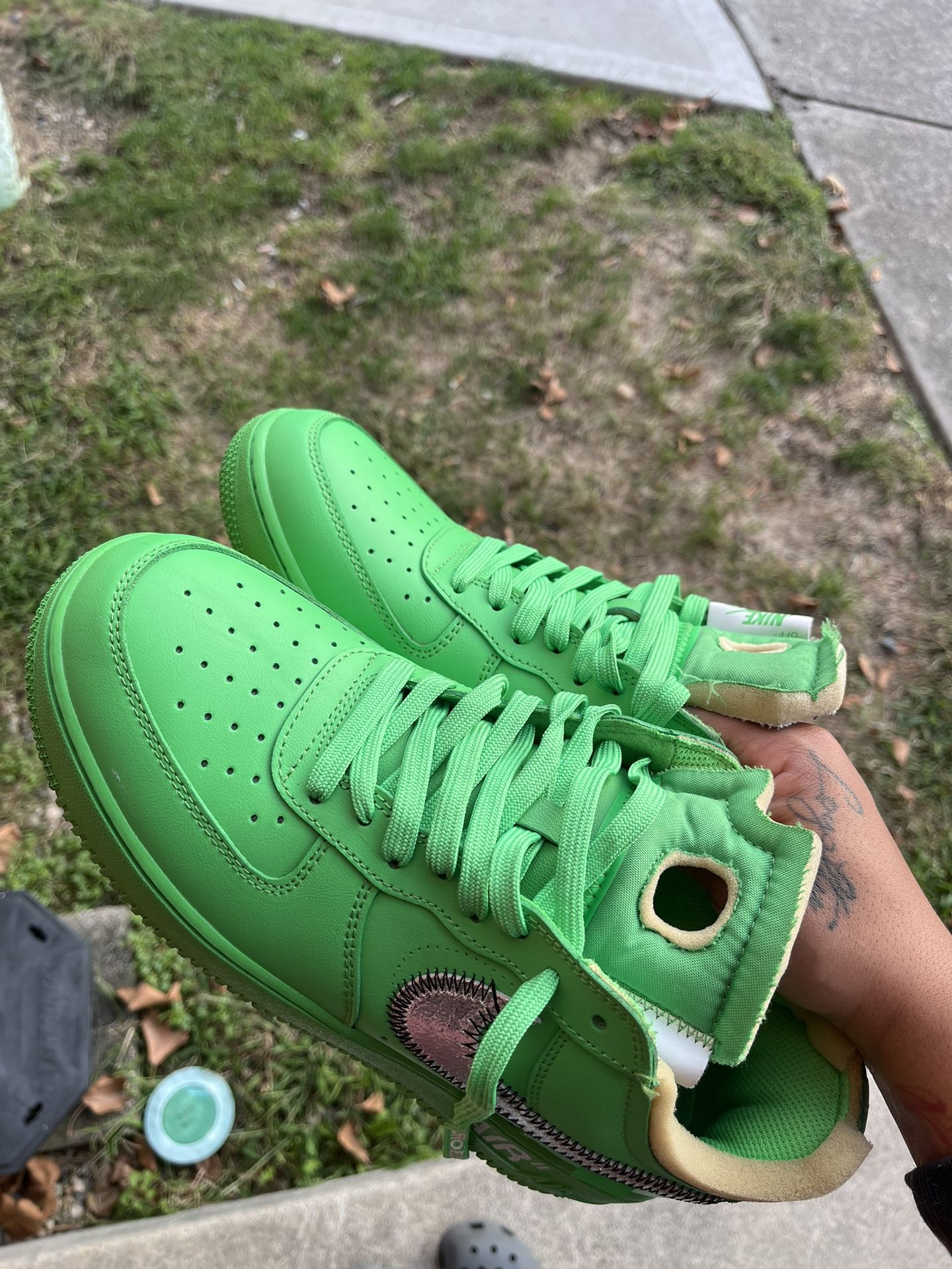 90$