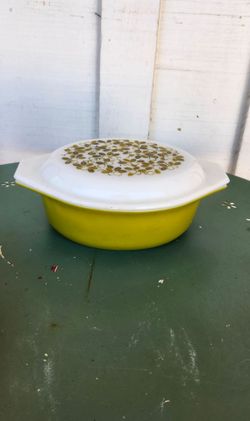 Vintage Pyrex Verde,"Olive Green 1 1/2 Quart Casserole