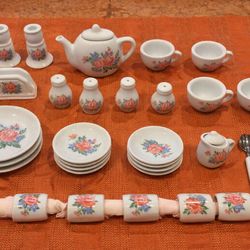 Vintage Floral Porcelain Tea Set – 30+ Piece Decorative Set