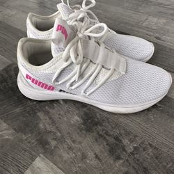 Puma Sneakers Size 7