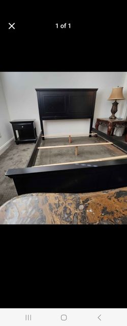 Queen bedroom set
