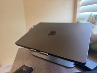 MacBook Pro 14" (Late 2023) - M3 Max / 36GB RAM / 1TB SSD / Space Black