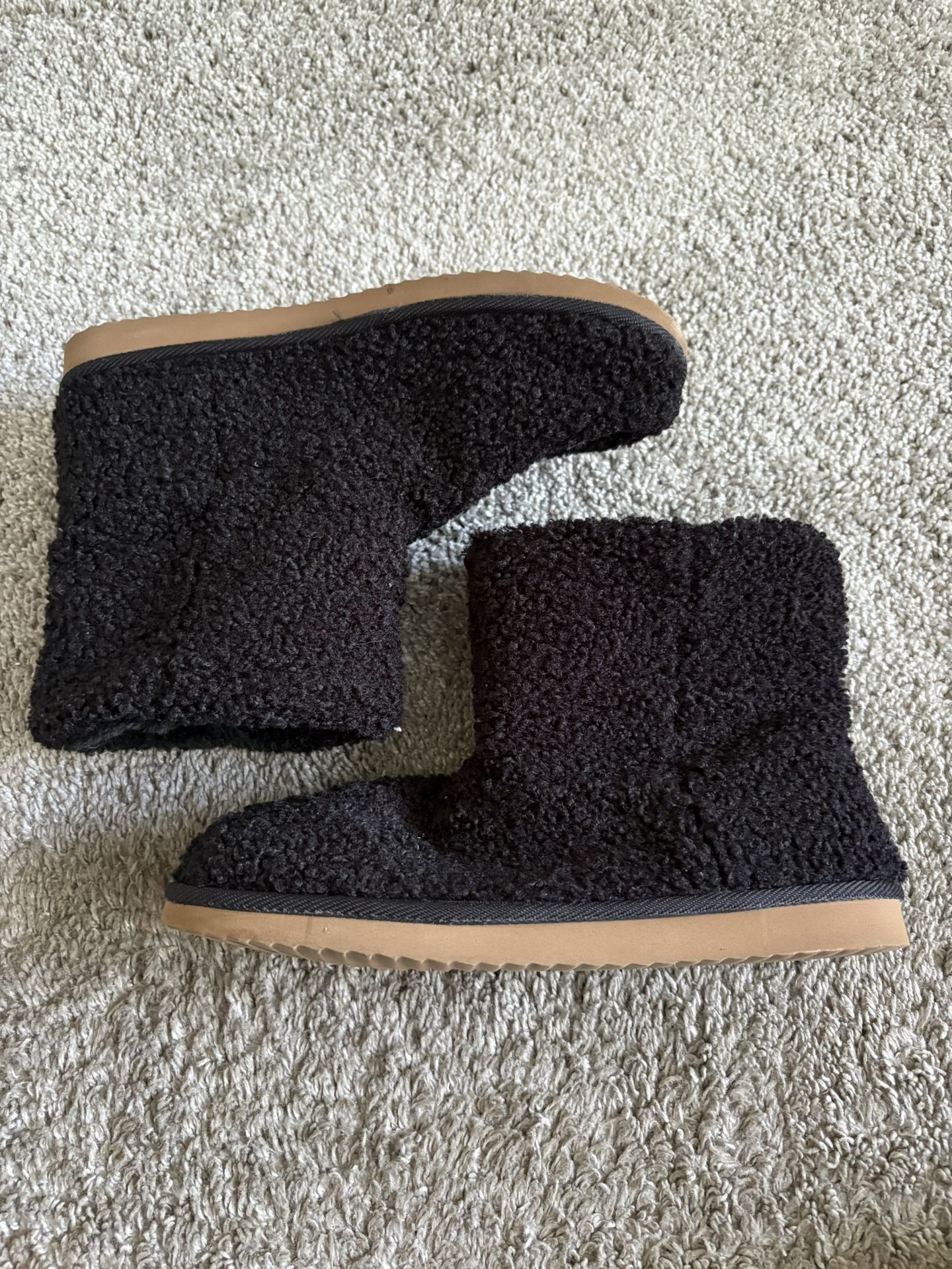 Cozy Bootie. Size 9