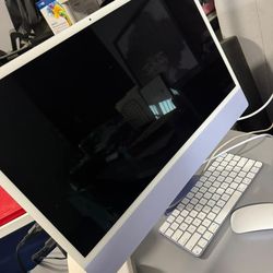 iMac with Apple M3 chip