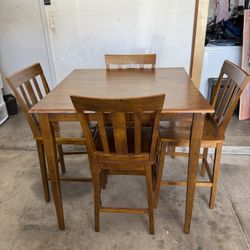 Table with 4 Chairs