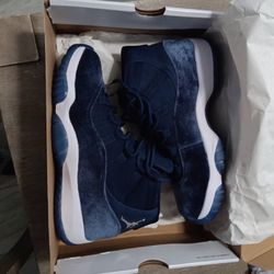 AIR JORDAN 11 RETROS  MIDNIGHT NAVY/METALLIC SILVER  MARINE MINUIT