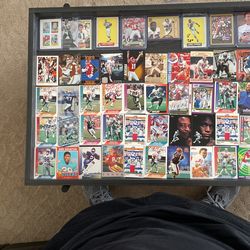  Vintage football cards ( Lots of valuable card, Joe Montana