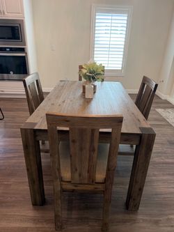 Dinning table with 4 chairs
