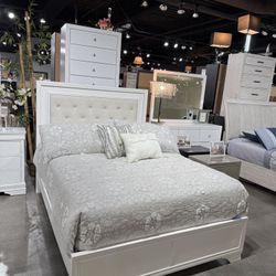 4PC Queen Bedroom Set