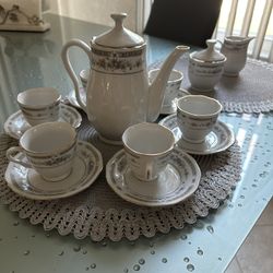 Brand New  Coffee Set  For 6 Persons