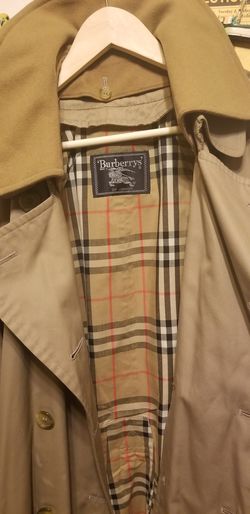 Burberry trenchcoat