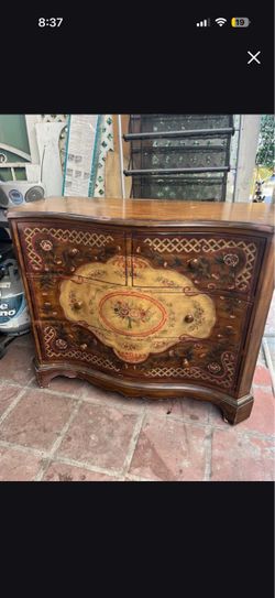 Dresser