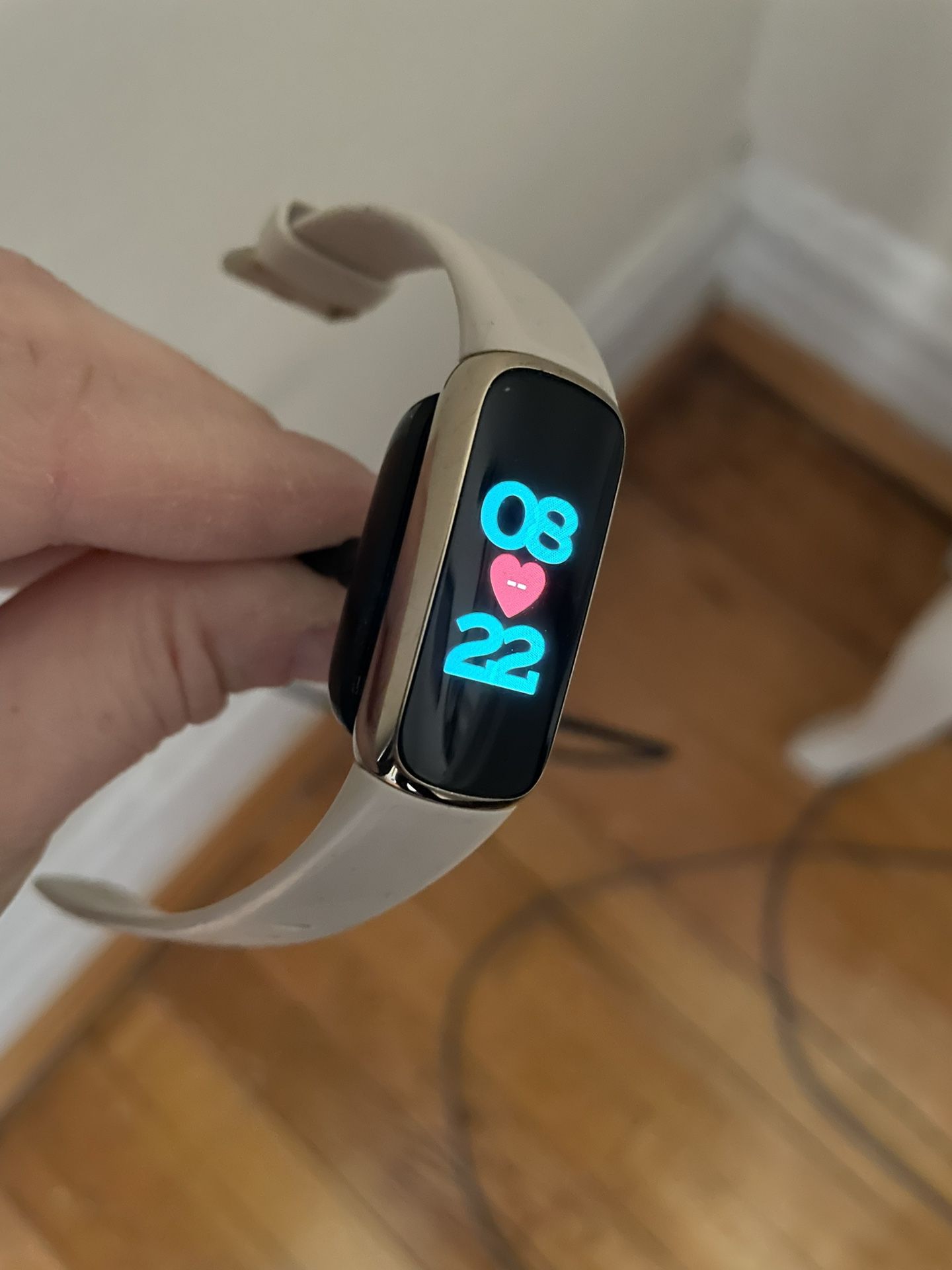 Fitbit Luxe Gold