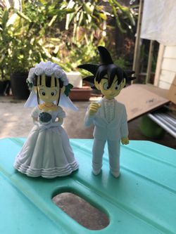 Goku and ChiChi wedding figure