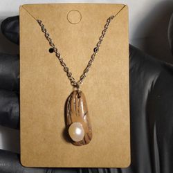 genuine cultured pearl on walnut necklace 