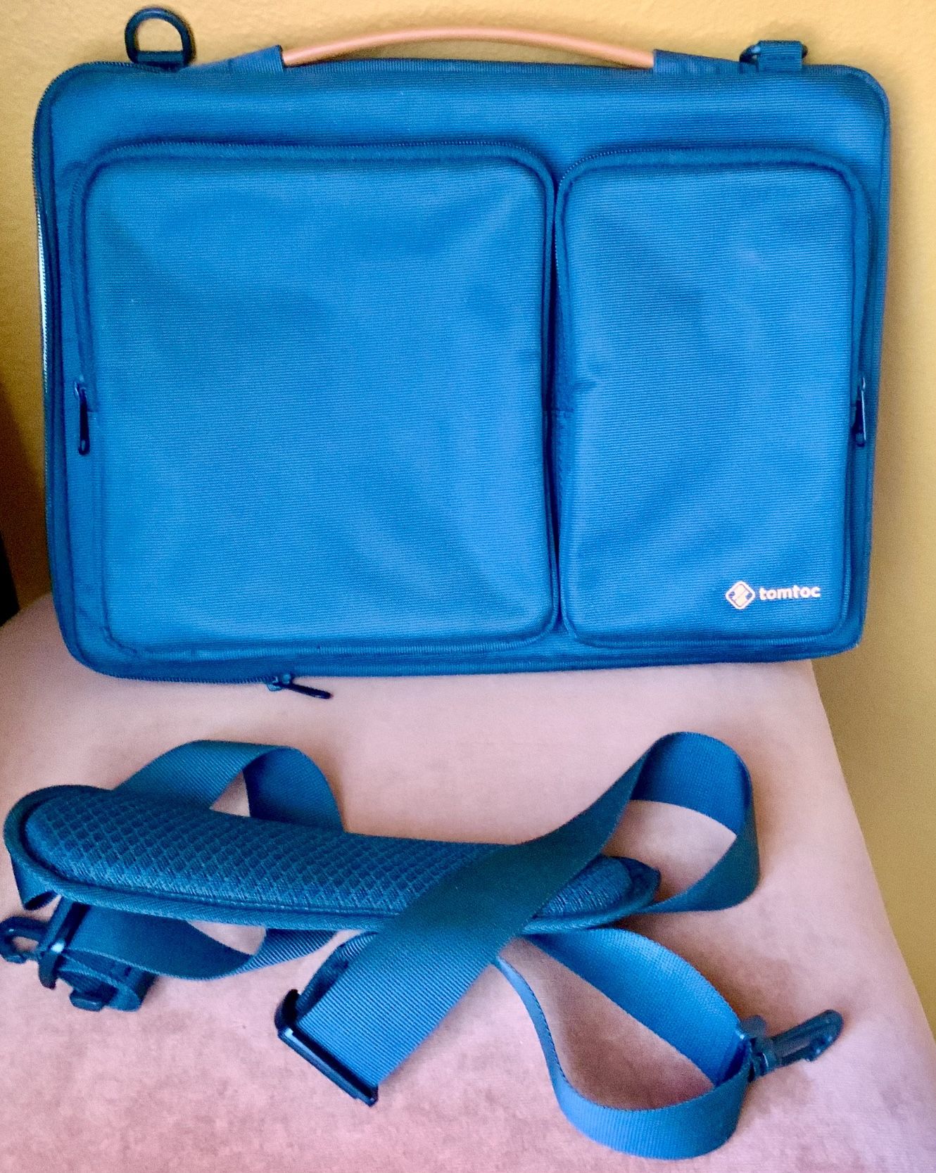 LAPTOP BAG, TOMTOC (SALE)