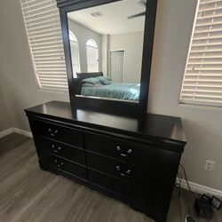 Black Bedroom Set 