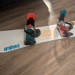 Gnu Headspace Snowboard Size 152 With Brand New Thirtytwo Fase Bindings 