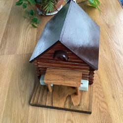 Log Cabin Bird House