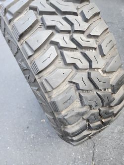 Selling (1) tire 35x12.50r15 Mastercraft courser