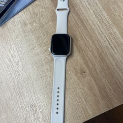 (Apple Watch Series 8)