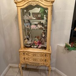 Vintage French Provincial / Rococo-style curio cabinet