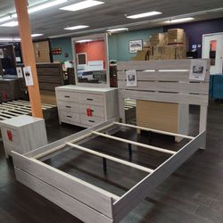 4 Piece Queen Bedroom Set Queen Bedroom Dresser Mirror And Night Stand