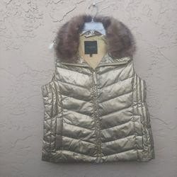 Talbots Puffer Vest Faux Fur Collar 
Women's Size Petite L