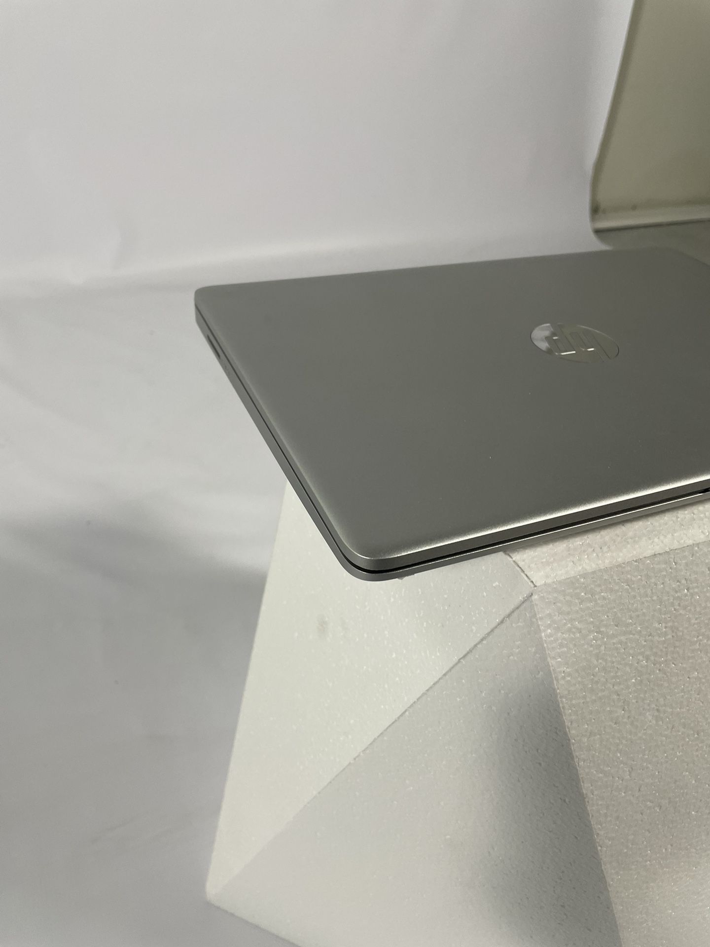 Brand New HP Laptop display picture 1