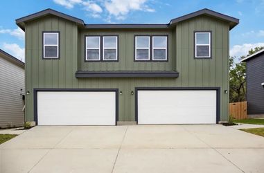 New 3 Bedroom 2.5 Bath Townhomes! Off Shaenfield /1604