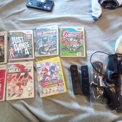 Wii Games An Controllers With Nunchucks