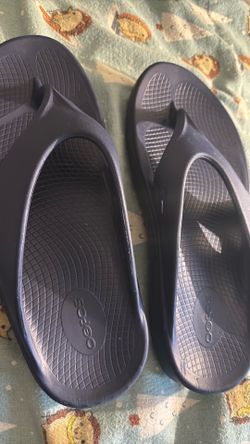Oofos neuropathy men’s and women’s sandal