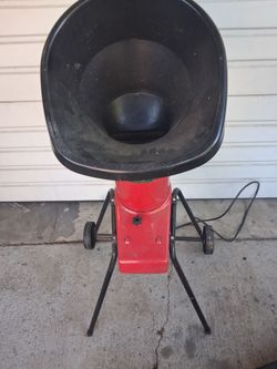 GOOD CONDITION ELECTRIC DEBRIS/WOOD CHIPPER