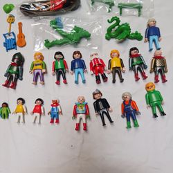 25 Vintage Playmobil Figures 