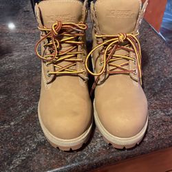 Like New Rugged Outback Waterproof Boots